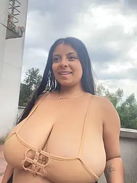 Snapshot of RsellAmb chatting on 02-08-26, 08:23 RsellAmb online show from 02-08-26, 08:23