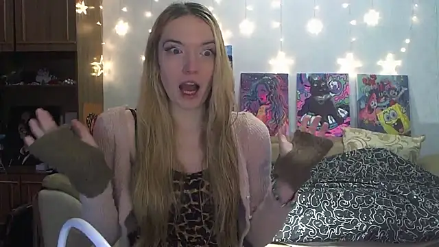 SecretSophia online show from 01-08-25, 01:31