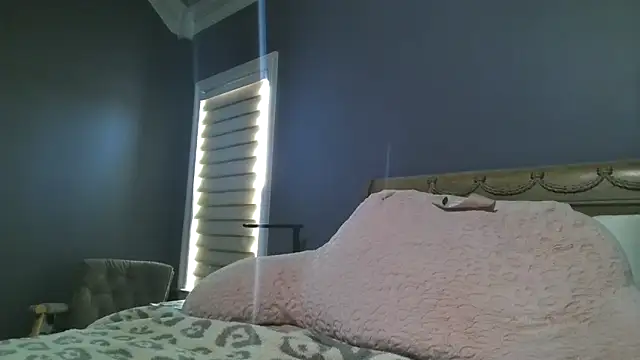 Lisaisluscious online show from 02-28-26, 03:02