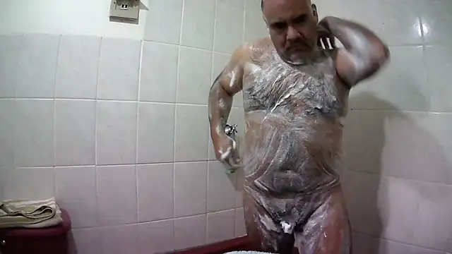 Snapshot of PhillDrake11 chatting on 01-10-26, 08:43 PhillDrake11 online show from 01-10-26, 08:43