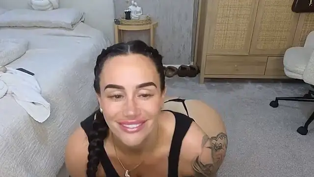 Snapshot of LibbyLoveHeartx chatting on 10-06-25, 07:28 LibbyLoveHeartx online show from 10-06-25, 07:28