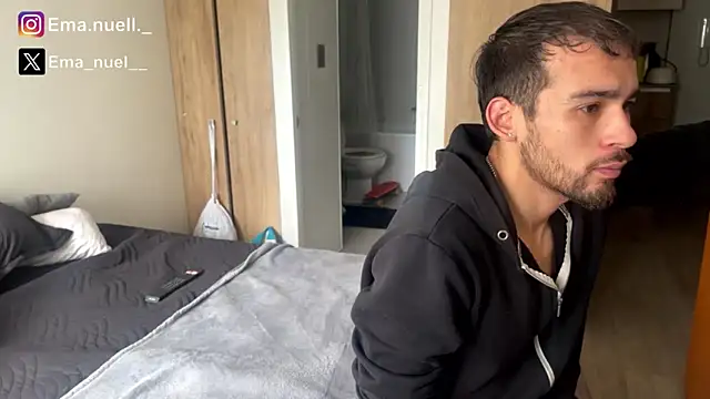 Snapshot of Emanuell__ chatting on 04-19-26, 03:44 Emanuell online show from 04-19-26, 03:44