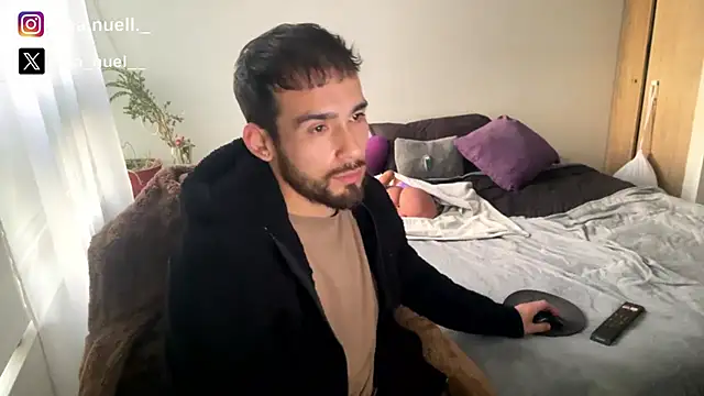 Snapshot of Emanuell__ chatting on 04-28-26, 10:04 Emanuell online show from 04-28-26, 10:04