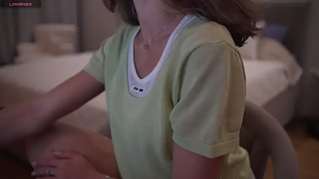 Snapshot of Danielle_Thomas chatting on 09-22-25, 06:32 Danielle Thomas online show from 09-22-25, 06:32