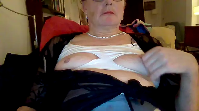 Snapshot of Mona-Mature chatting on 12-02-25, 11:45 Mona-Mature online show from 12-02-25, 11:45