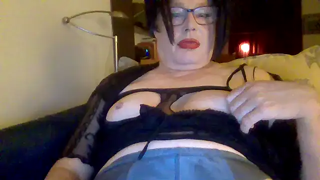 Snapshot of Mona-Mature chatting on 05-09-26, 10:48 Mona-Mature online show from 05-09-26, 10:48