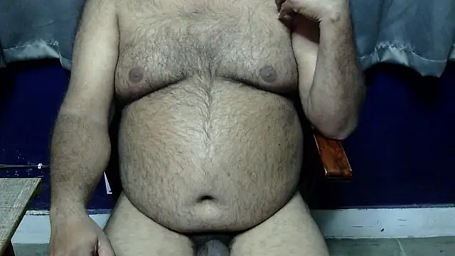 Snapshot of hairysubcub_70 chatting on 01-18-26, 06:34 hairysubcub 70 online show from 01-18-26, 06:34