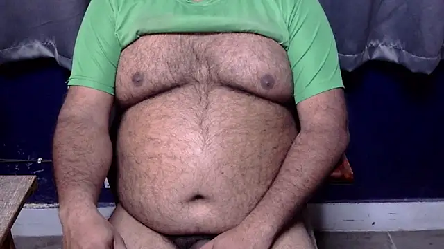 Snapshot of hairysubcub_70 chatting on 02-04-26, 03:45 hairysubcub 70 online show from 02-04-26, 03:45