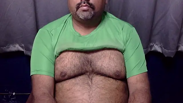 Snapshot of hairysubcub_70 chatting on 02-08-26, 08:29 hairysubcub 70 online show from 02-08-26, 08:29