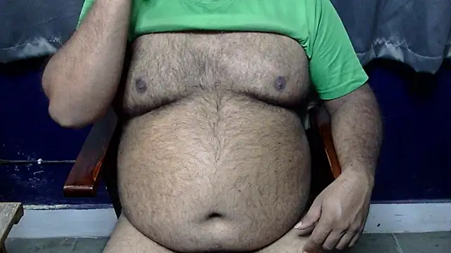 Snapshot of hairysubcub_70 chatting on 02-14-26, 04:20 hairysubcub 70 online show from 02-14-26, 04:20