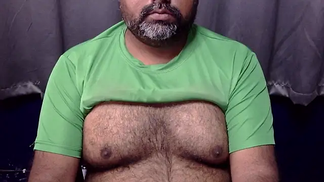 Snapshot of hairysubcub_70 chatting on 02-26-26, 06:12 hairysubcub 70 online show from 02-26-26, 06:12