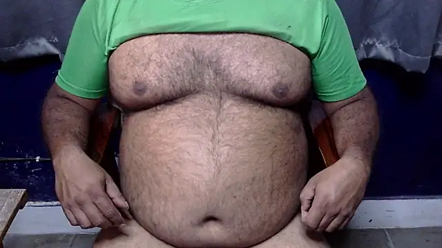 Snapshot of hairysubcub_70 chatting on 03-03-26, 06:30 hairysubcub 70 online show from 03-03-26, 06:30