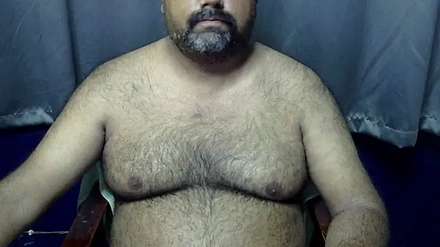 Snapshot of hairysubcub_70 chatting on 06-27-26, 07:02 hairysubcub 70 online show from 06-27-26, 07:02
