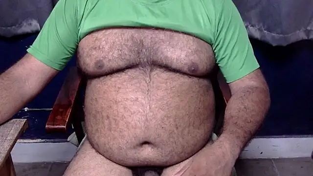 Snapshot of hairysubcub_70 chatting on 07-13-26, 04:04 hairysubcub 70 online show from 07-13-26, 04:04