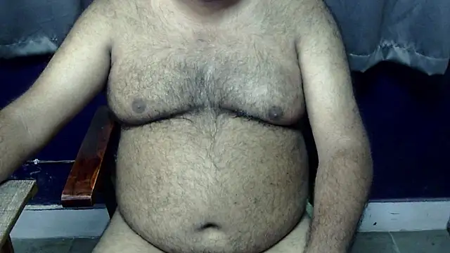 Snapshot of hairysubcub_70 chatting on 07-17-26, 04:30 hairysubcub 70 online show from 07-17-26, 04:30