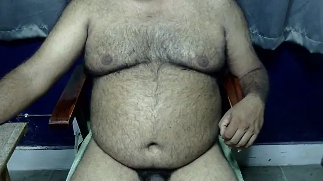 Snapshot of hairysubcub_70 chatting on 07-17-26, 04:34 hairysubcub 70 online show from 07-17-26, 04:34