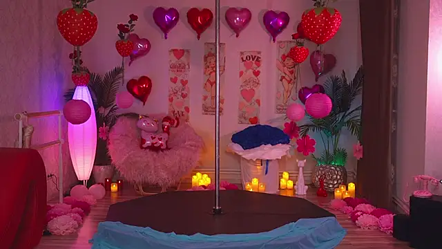 Snapshot of KittyCaitlin chatting on 02-14-26, 08:16 KittyCaitlin online show from 02-14-26, 08:16