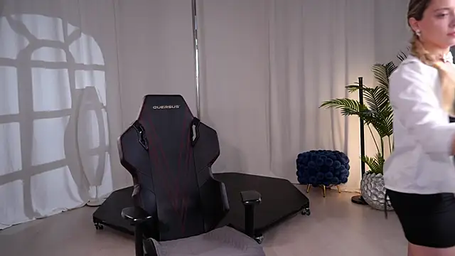 KittyCaitlin online show from 08-09-26, 11:09