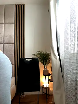 Snapshot of OIivia chatting on 12-16-25, 09:36 OIivia online show from 12-16-25, 09:36