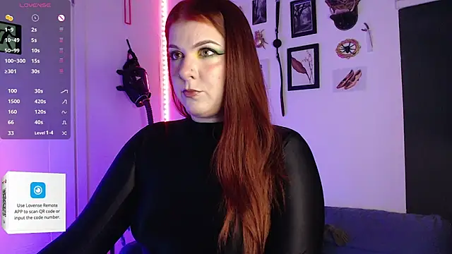 Snapshot of auroralatexprincess chatting on 10-16-25, 06:42 auroralatexprincess online show from 10-16-25, 06:42