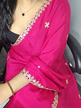 Snapshot of aliyaah_singh chatting on 06-12-26, 05:56 aliyaah singh online show from 06-12-26, 05:56