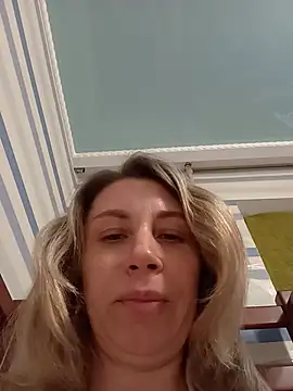 Snapshot of MissisMilk chatting on 06-17-26, 02:40 MissisMilk online show from 06-17-26, 02:40