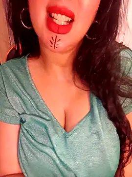 Snapshot of Queen_sousou chatting on 10-24-25, 07:54 Queen sousou online show from 10-24-25, 07:54