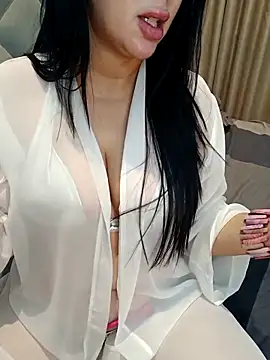 Snapshot of Queen_sousou chatting on 11-23-25, 01:44 Queen sousou online show from 11-23-25, 01:44