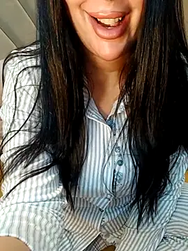 Snapshot of Queen_sousou chatting on 12-18-25, 08:26 Queen sousou online show from 12-18-25, 08:26