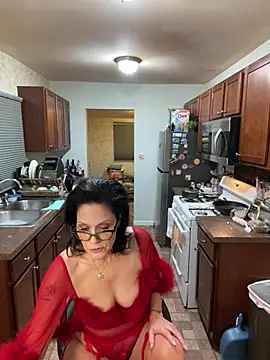 Snapshot of Good-Juju chatting on 12-24-24, 04:55 Good-Juju online show from 12-24-24, 04:55