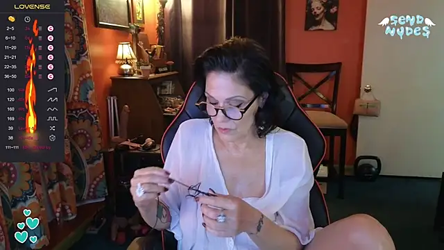 Snapshot of Good-Juju chatting on 10-04-25, 03:15 Good-Juju online show from 10-04-25, 03:15