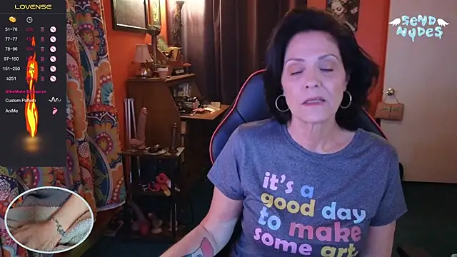 Snapshot of Good-Juju chatting on 10-26-25, 12:05 Good-Juju online show from 10-26-25, 12:05