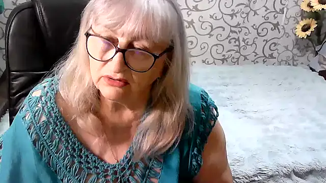 LolkaAlyss online show from 10-23-25, 03:44