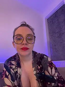Snapshot of FemDom_RubyKnightXXO chatting on 01-14-25, 06:49 FemDom RubyKnightXXO online show from 01-14-25, 06:49