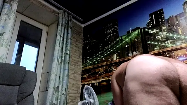 Snapshot of xxrokixxx chatting on 12-16-24, 01:11 xxrokixxx online show from 12-16-24, 01:11