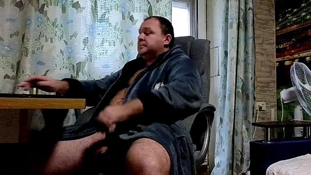 Snapshot of xxrokixxx chatting on 12-22-24, 08:27 xxrokixxx online show from 12-22-24, 08:27