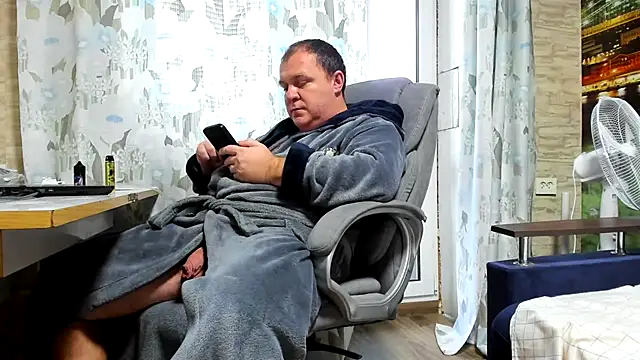 Snapshot of xxrokixxx chatting on 01-11-25, 11:23 xxrokixxx online show from 01-11-25, 11:23