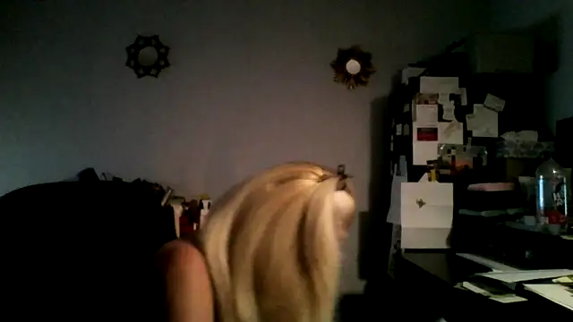 Snapshot of XTRAHORNYONE chatting on 10-02-25, 01:12 XTRAHORNYONE online show from 10-02-25, 01:12