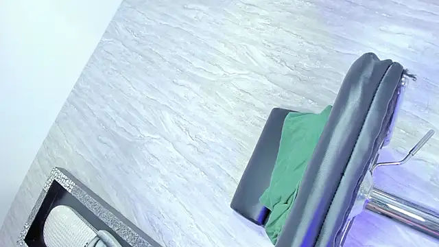 Snapshot of Tamara_18 chatting on 03-27-26, 05:24 Tamara 18 online show from 03-27-26, 05:24