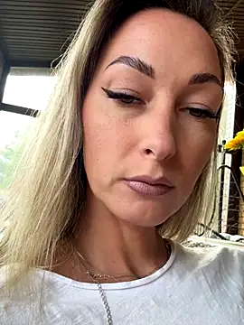 StarryHanna online show from 10-04-25, 11:41