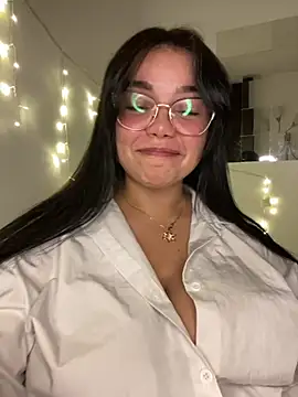 -Camila online show from 05-16-26, 04:42