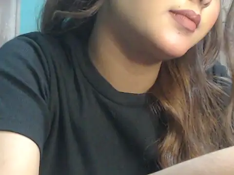 NancyRuvi online show from 11-30-25, 04:44