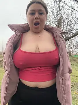 Sara Slow online show from 12-28-24, 01:17