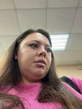 Snapshot of Sara_Slow chatting on 05-19-26, 06:31 Sara Slow online show from 05-19-26, 06:31