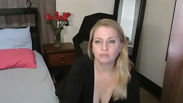 HollieBim online show from 06-02-26, 02:08