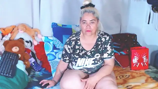 estrellita fugaz16x online show from 12-16-25, 03:11