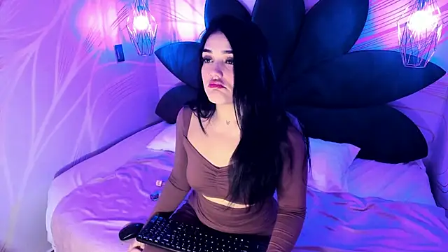 Snapshot of Maddysex_ chatting on 06-27-26, 12:22 Maddysex online show from 06-27-26, 12:22