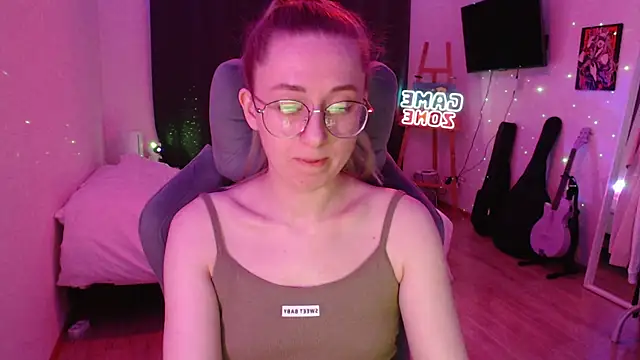 Snapshot of AnabelFrel chatting on 01-16-25, 12:45 AnabelFrel online show from 01-16-25, 12:45