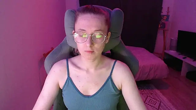 Snapshot of AnabelFrel chatting on 10-09-25, 12:30 AnabelFrel online show from 10-09-25, 12:30