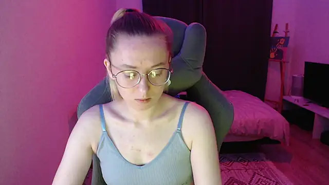 Snapshot of AnabelFrel chatting on 12-04-25, 01:26 AnabelFrel online show from 12-04-25, 01:26